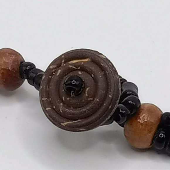 Beach Vibe Starfish Shells 3D Medallion Black Seed Bead Twisted Strand Necklace - Picture 5 of 6